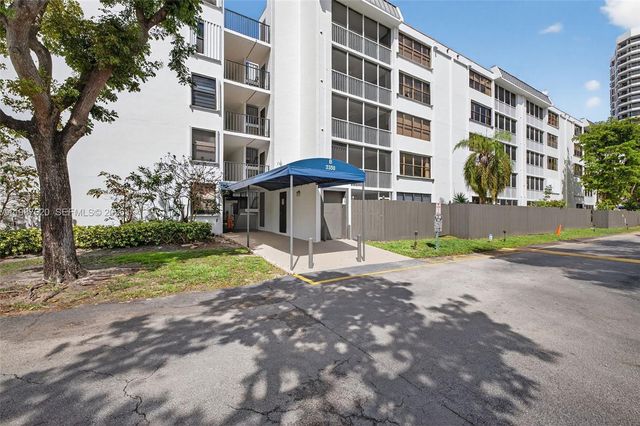 3350 NE 192nd St 5H-B, Aventura, FL 33180