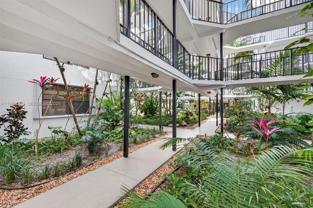 3350 NE 192nd St 5H-B, Aventura, FL 33180