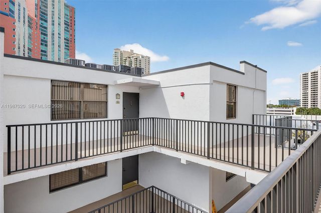 3350 NE 192nd St 5H-B, Aventura, FL 33180