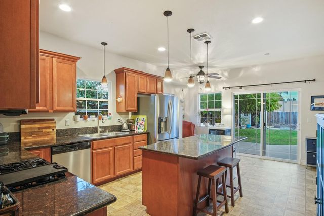 606 Mitchell Ave, Turlock, CA 95380