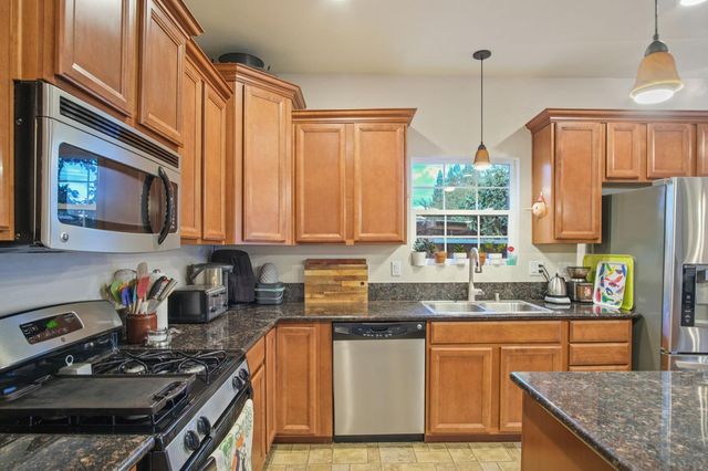 606 Mitchell Ave, Turlock, CA 95380