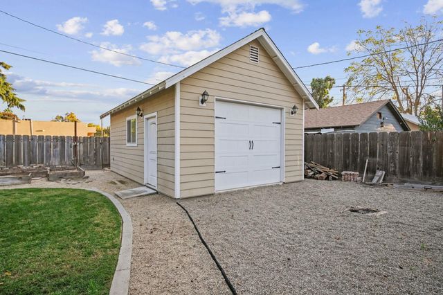 606 Mitchell Ave, Turlock, CA 95380