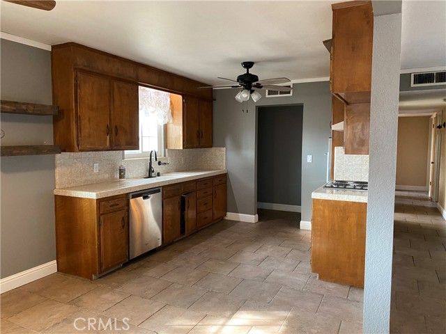 11430 E Saginaw, Selma, CA 93662