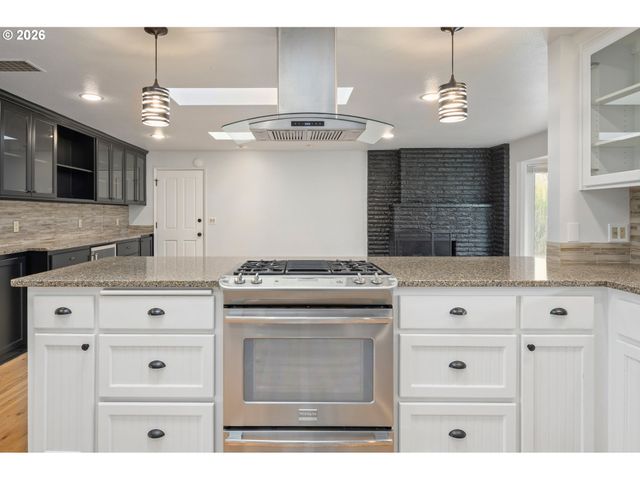 2169 KEITH Way, Eugene, OR 97401