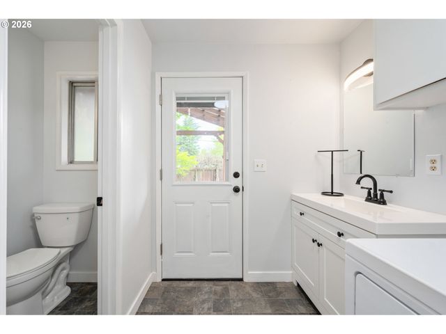 2169 KEITH Way, Eugene, OR 97401