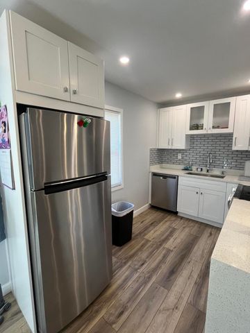 812 Burgundy, Delray Beach, FL 33484