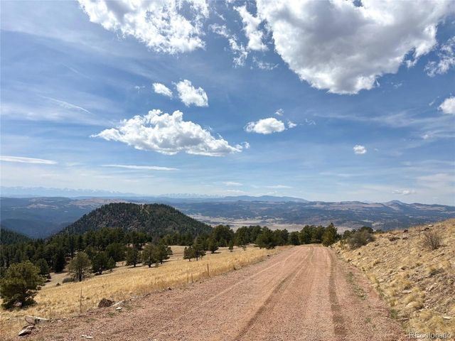 2121 Cr 1, Florissant, CO 80816