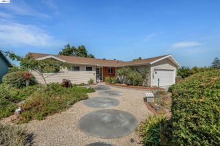 327 Kingston Ave, Martinez, CA 94553
