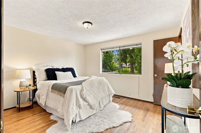 26529 40th Avenue S, Kent, WA 98032