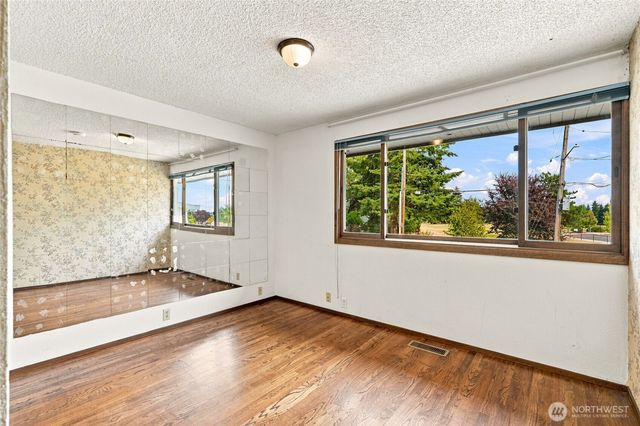 26529 40th Avenue S, Kent, WA 98032