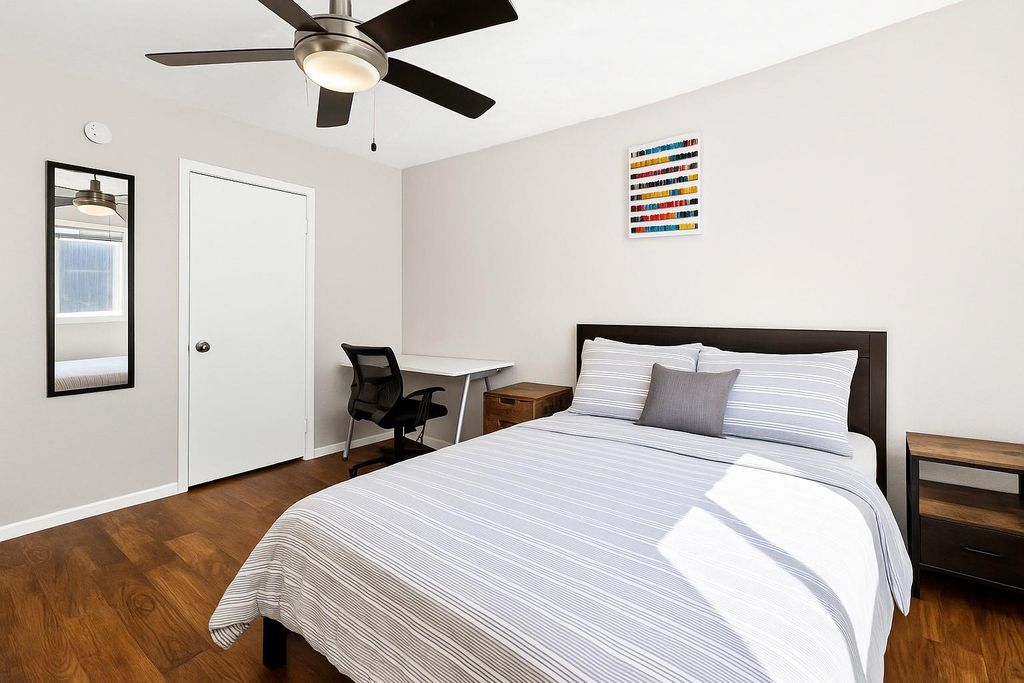 2401 Manor RD 214, Austin, TX 78722