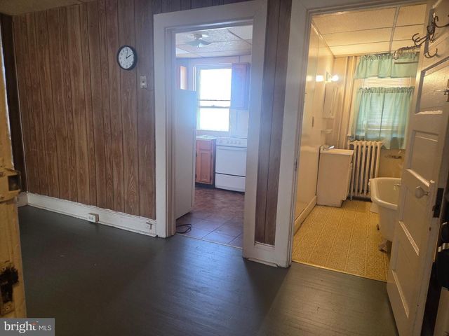 106 RANDOLPH AVE, Hagerstown, MD 21740