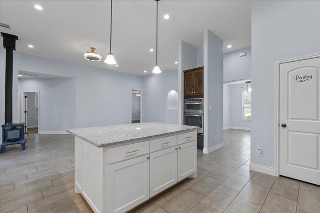 127 Medlar DR, Cedar Creek, TX 78612