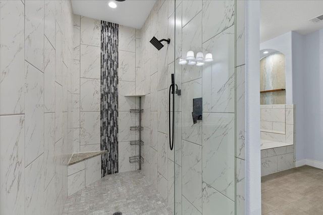 127 Medlar DR, Cedar Creek, TX 78612