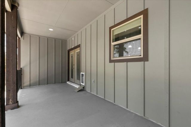 127 Medlar DR, Cedar Creek, TX 78612