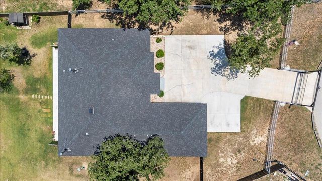 127 Medlar DR, Cedar Creek, TX 78612