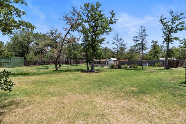 127 Medlar DR, Cedar Creek, TX 78612