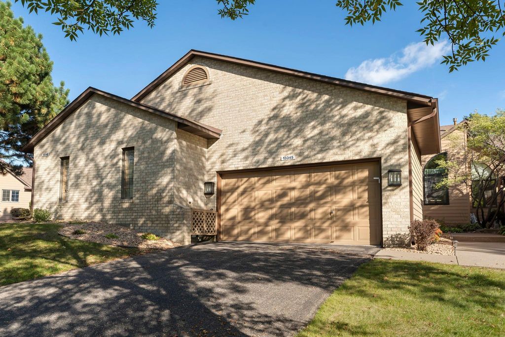 13345 Huntington Circle, Apple Valley, MN 55124