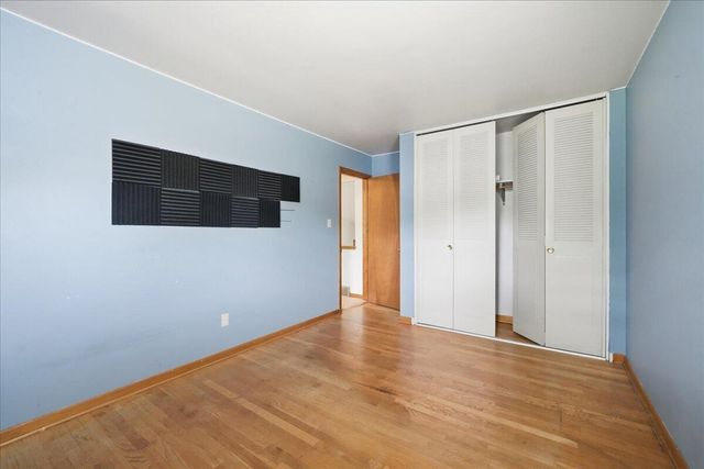 981 W 69th Place, Merrillville, IN 46410
