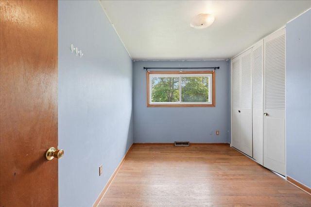 981 W 69th Place, Merrillville, IN 46410