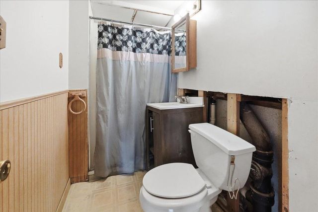 981 W 69th Place, Merrillville, IN 46410