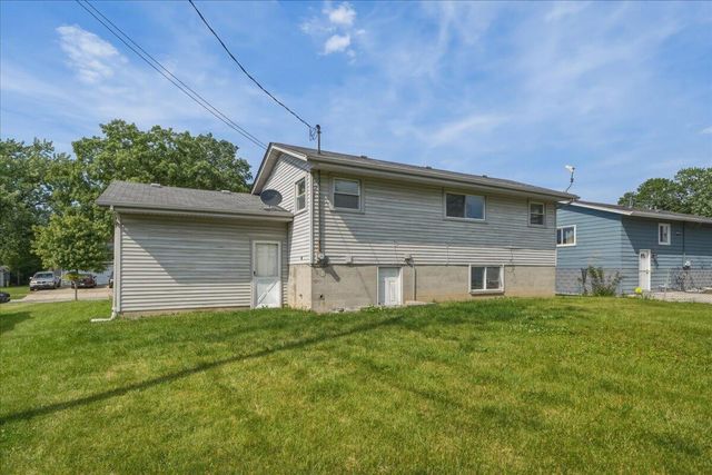 981 W 69th Place, Merrillville, IN 46410