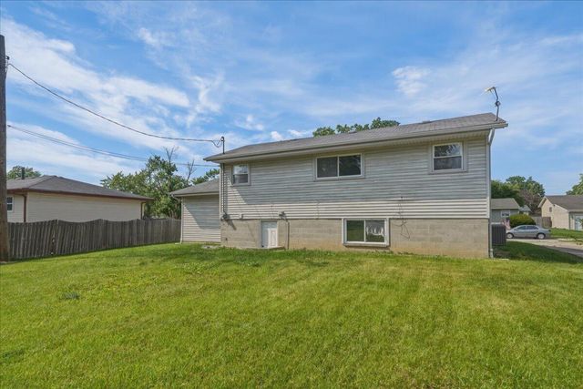 981 W 69th Place, Merrillville, IN 46410