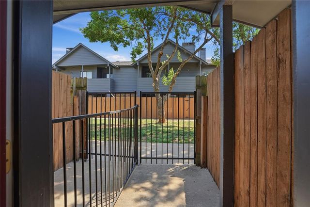14415 N Pennsylvania Avenue L, Oklahoma City, OK 73134
