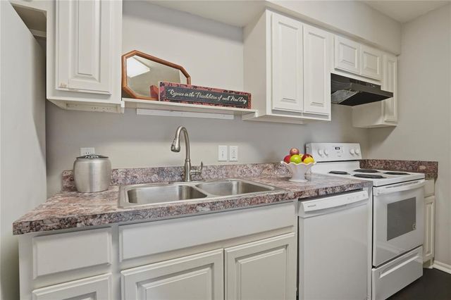 14415 N Pennsylvania Avenue L, Oklahoma City, OK 73134
