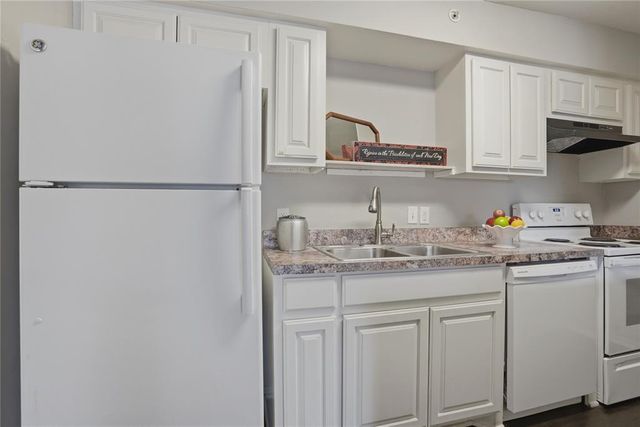 14415 N Pennsylvania Avenue L, Oklahoma City, OK 73134