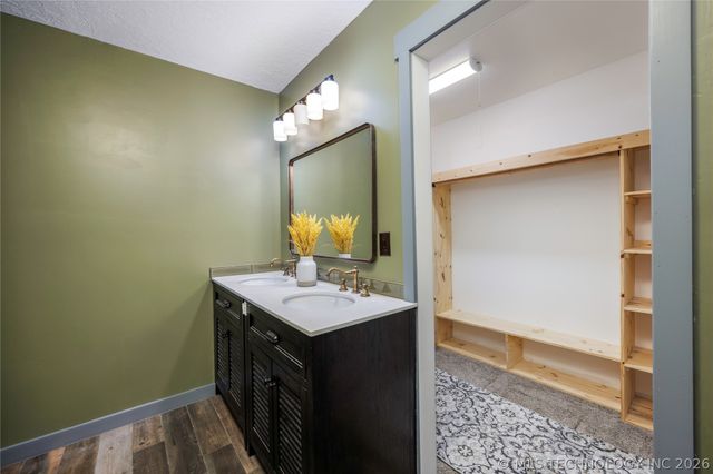 71 County Road 3009, Bartlesville, OK 74003