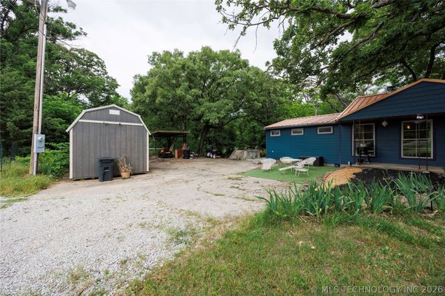 71 County Road 3009, Bartlesville, OK 74003