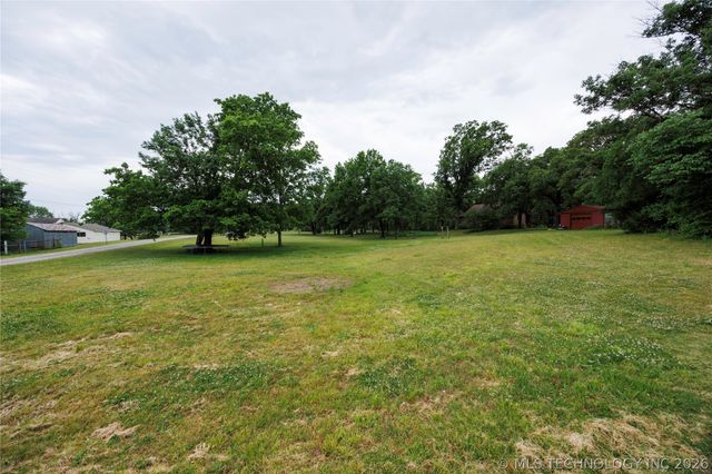 71 County Road 3009, Bartlesville, OK 74003