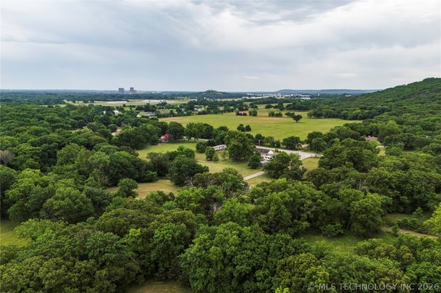 71 County Road 3009, Bartlesville, OK 74003