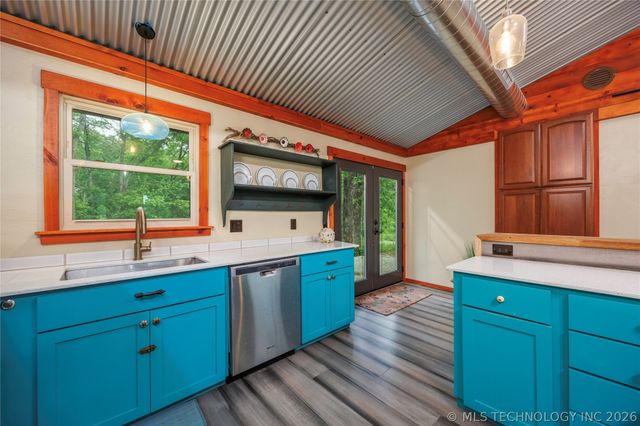 71 County Road 3009, Bartlesville, OK 74003