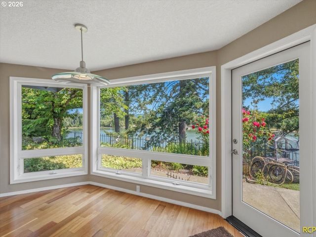 20415 Ne INTERLACHEN Ln, Fairview, OR 97024