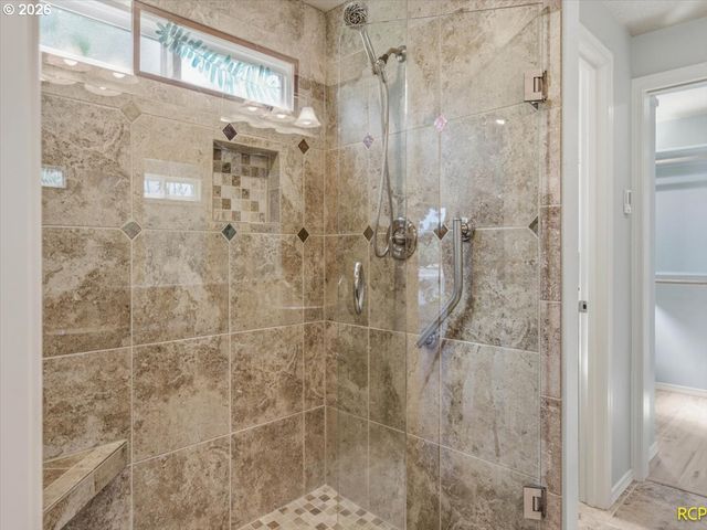 20415 Ne INTERLACHEN Ln, Fairview, OR 97024