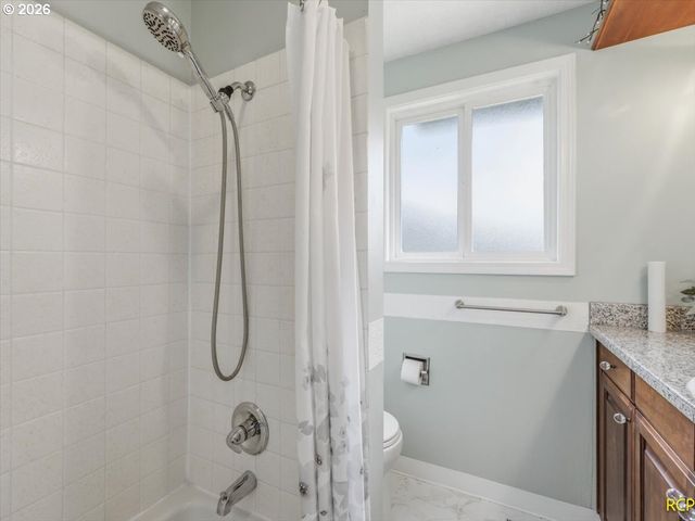 20415 Ne INTERLACHEN Ln, Fairview, OR 97024