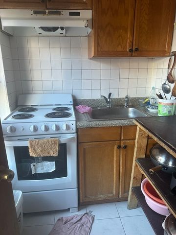 104-104A Tyler St, Boston, MA 02111