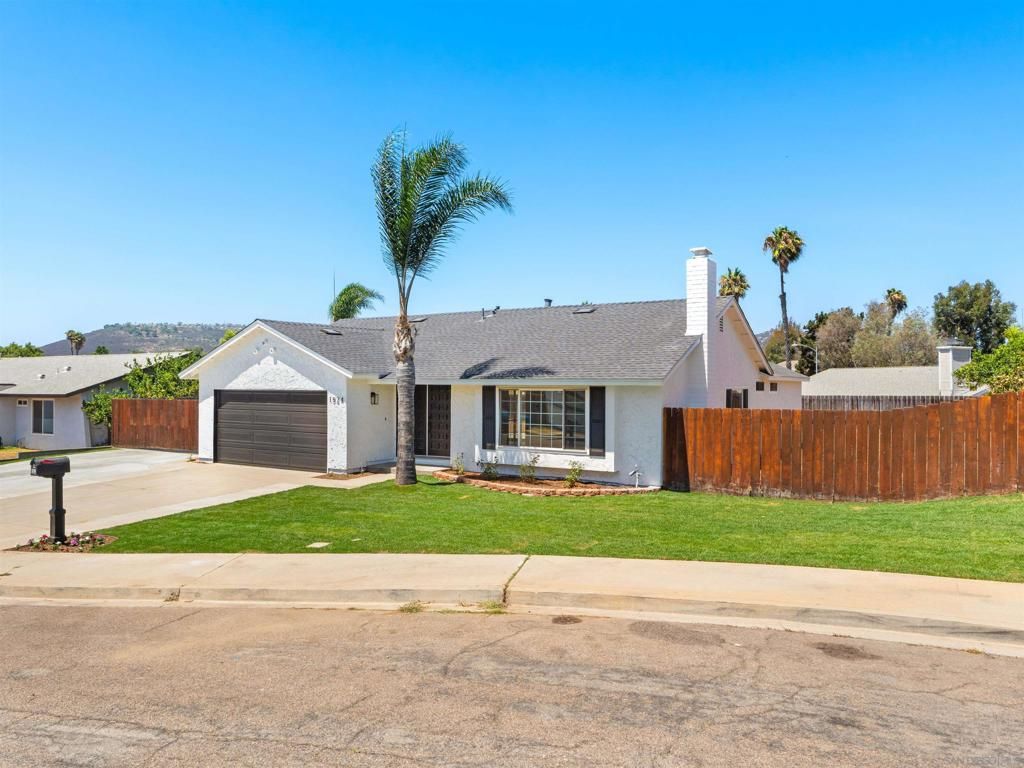 1524 Shadow Hills Dr, San Marcos, CA 92069 — exterior