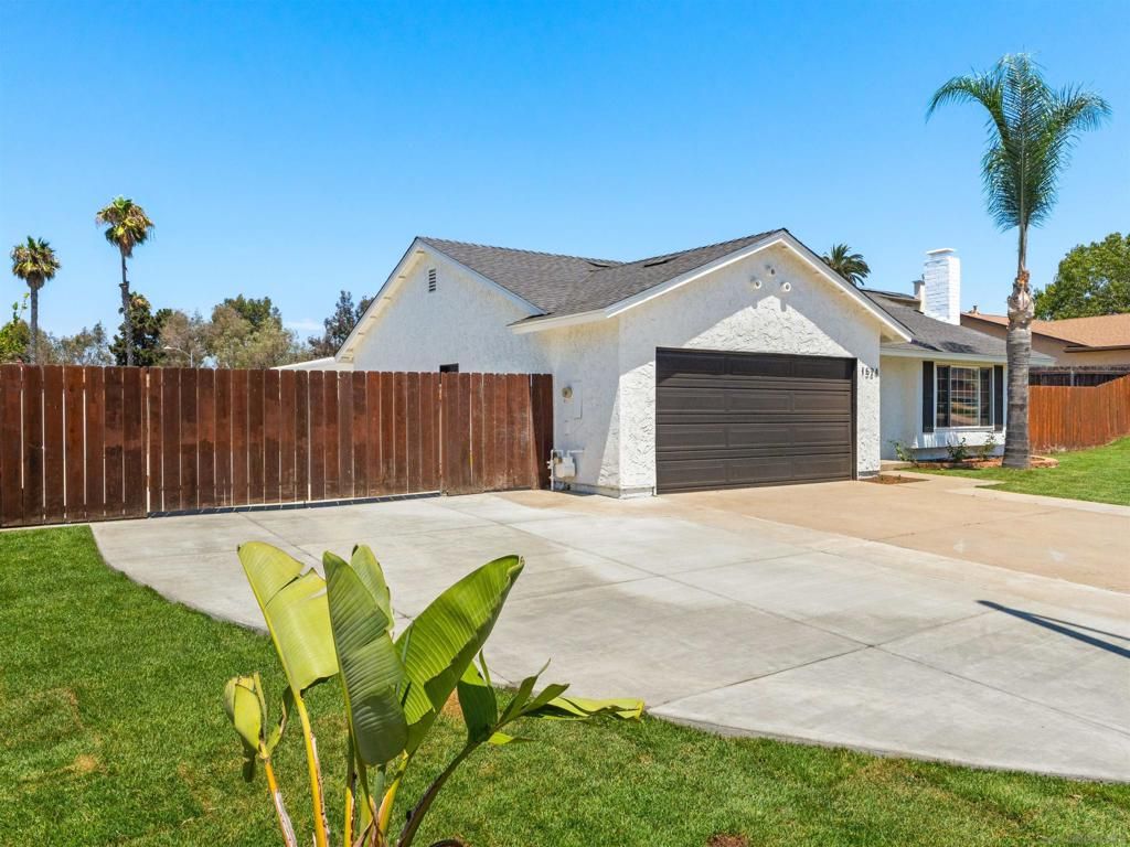 1524 Shadow Hills Dr, San Marcos, CA 92069 — photo 2