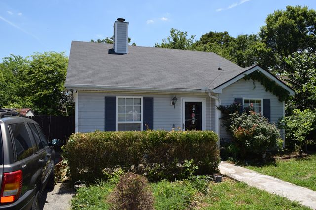 456 Cedar Park Cir, La Vergne, TN 37086