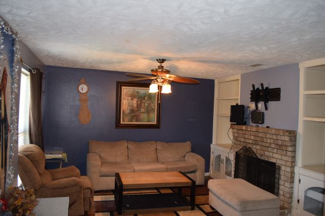 456 Cedar Park Cir, La Vergne, TN 37086