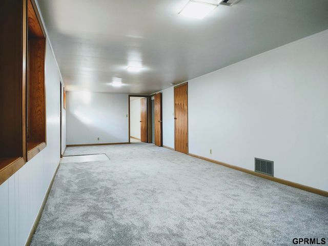 933 Moraine Drive, Lincoln, NE 68510