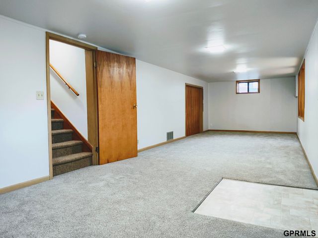 933 Moraine Drive, Lincoln, NE 68510