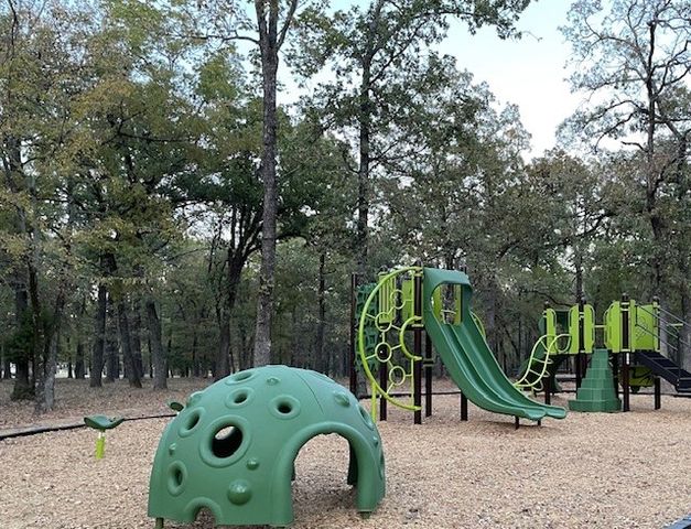 114 Pinnacle Club Drive, Mabank, TX 75156