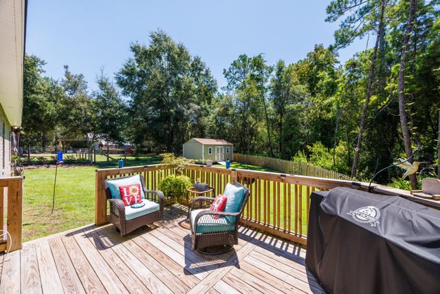 107 Magnolia Landing Drive, Freeport, FL 32439