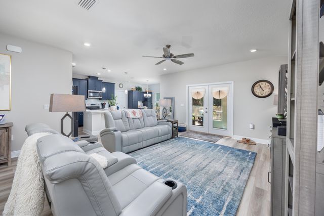 107 Magnolia Landing Drive, Freeport, FL 32439