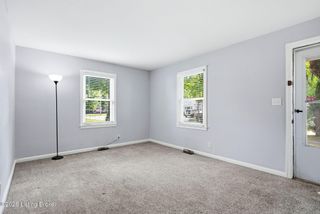 1047 Seelbach Ave, Louisville, KY 40215
