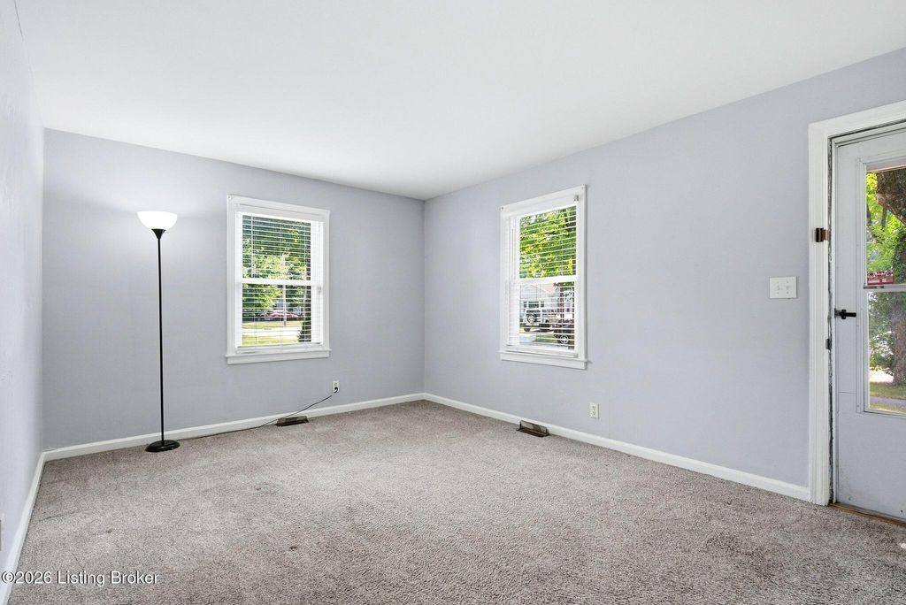1047 Seelbach Ave, Louisville, KY 40215